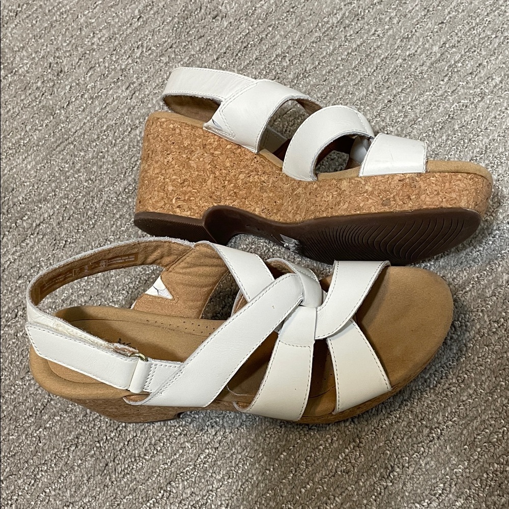 Clark's Giselle Beach Sandals Wedge White Open Toe Womens 10 leather Cork